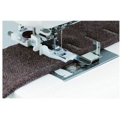 Janome Skyline S3
